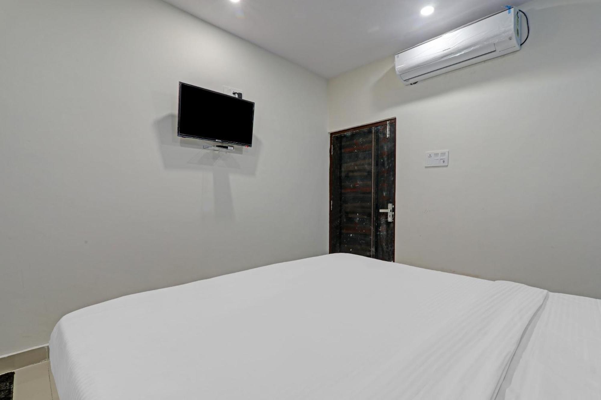 Hotel O Rudra Palace Near Phoenix United ラクナウ エクステリア 写真